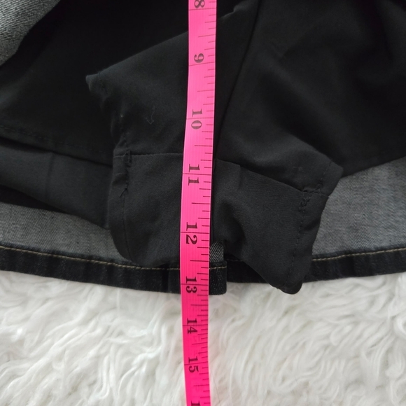 Emerson Lang Jean Skort. Size Medium. New. - Picture 6 of 9